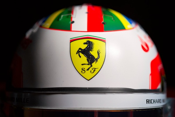 シャルル・ルクレール(フェラーリ)2022年F1サンパウロGP用ヘルメットデザイン