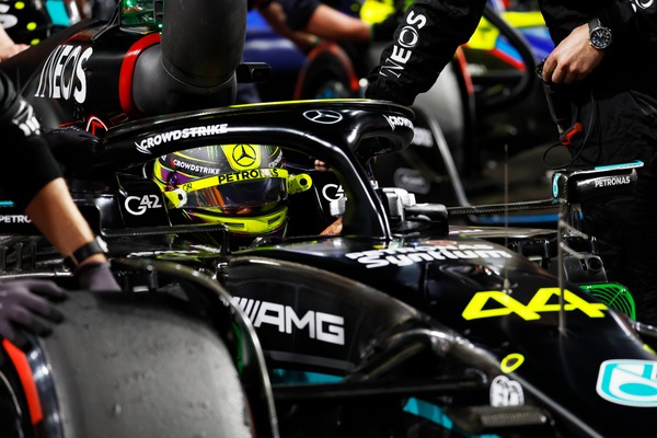 ルイス・ハミルトン 2023年F1ヘルメット（BELL製ヘルメット）