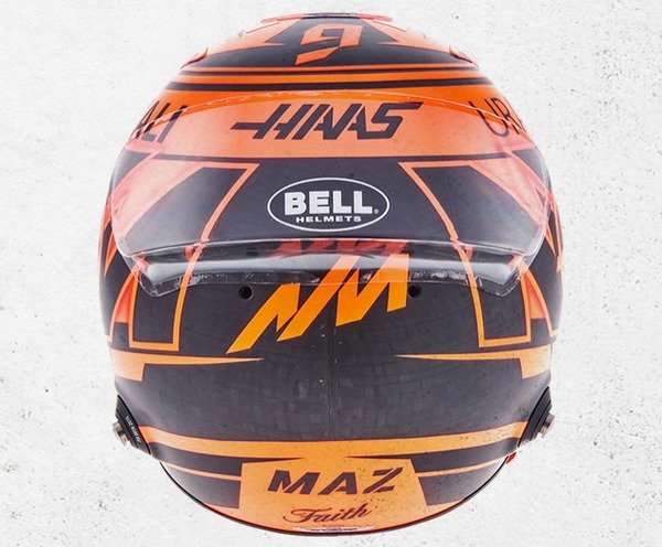 ニキータ・マゼピン（ハース）2021年F1ヘルメット