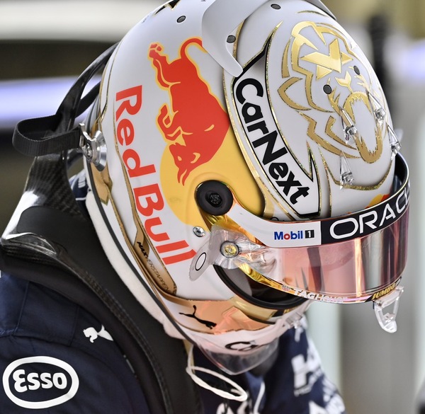 マックス・フェルスタッペンの2022年F1ヘルメット