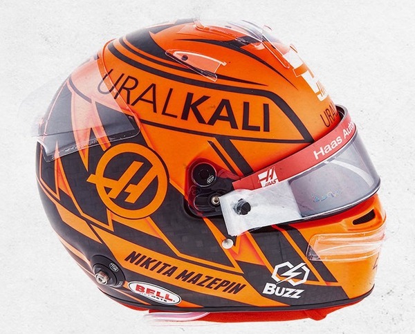 ニキータ・マゼピン（ハース）2021年F1ヘルメット