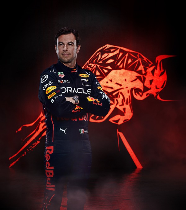 セルジオ・ペレスの2022年F1レーシングスーツ