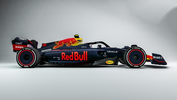 2022年F1マシンに描かれたレッドブル・ホンダの2021年カラーリング