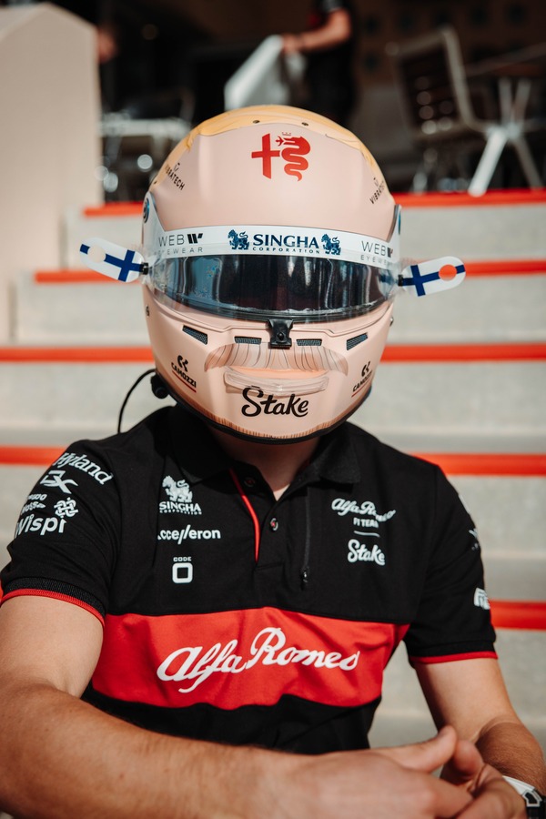 バルテリ・ボッタスのヘルメット：2023年F1バーレーンテスト仕様（Stilo（スティーロ）製ヘルメット）