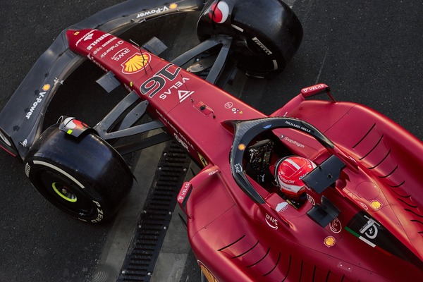シャルル・ルクレール 2022年F1ヘルメット