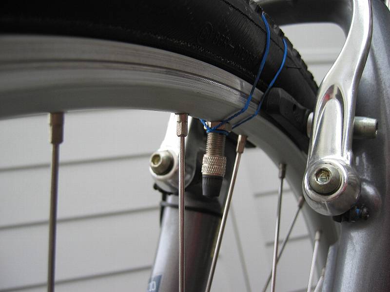 自転車 前輪 ブレーキ 仕組み