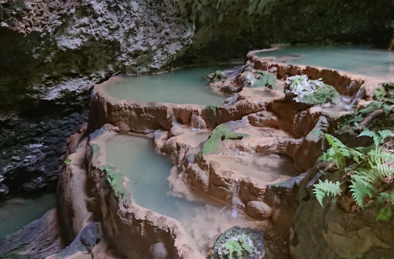 16 865 水連洞 イジュンギョまでの洞窟を歩くとリムストーンに会えた しまくらし 沖永良部島歳時記 未央流写真俳諧研究塾 ちょっと新しい写真と俳句 短歌の世界