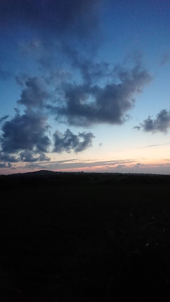 10 918 秋の夕焼けです しまくらし 沖永良部島歳時記 未央流写真俳諧研究塾 ちょっと新しい写真と俳句 短歌の世界