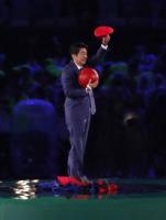 まとめニュース速報 ミル速 アベマリオに世界が騒然 安倍首相マリオ姿でリオ五輪閉会式に ドラえもんなどのキャラも多数出演