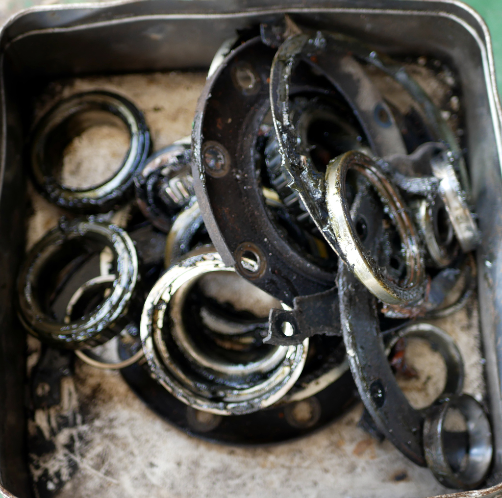 トヨタ ランドクルーザー Hzj70 の車検整備 佐賀の福岡モータース 鈑金塗装とランクルも得意な整備工場