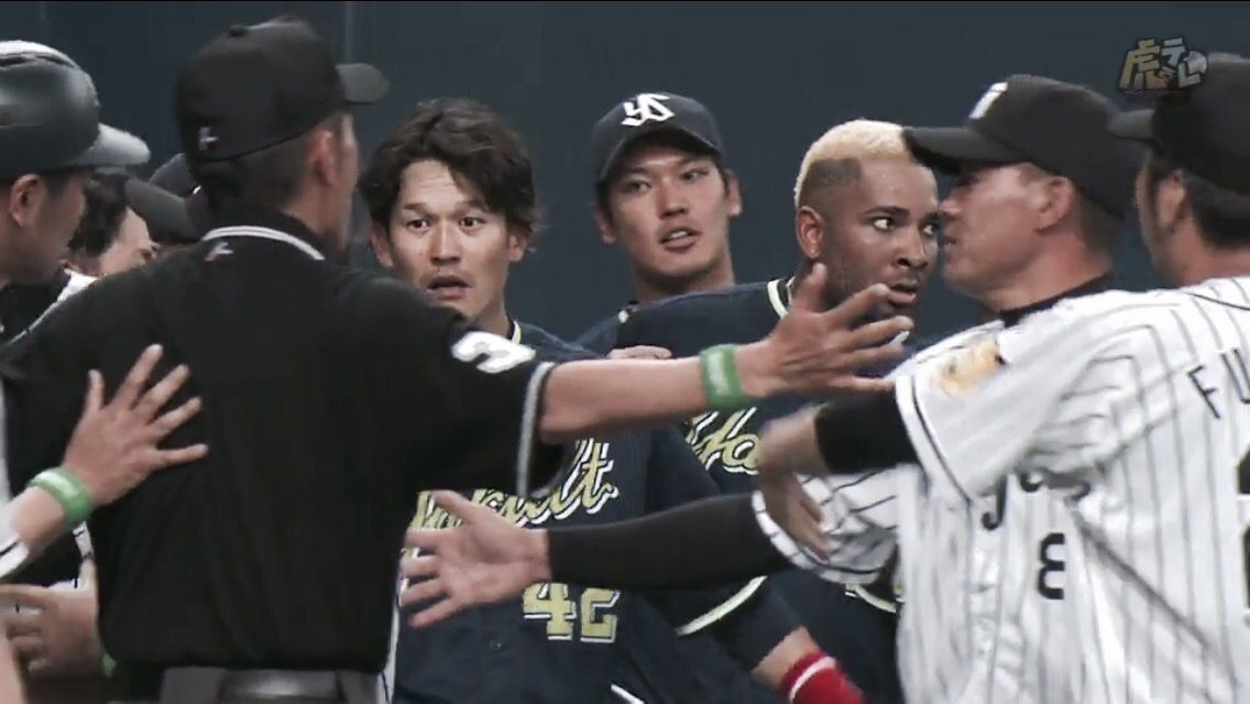 坂口智隆さん ベルトも締めずに乱闘に参加 野球 なんjまとめマン 坂口智隆さん ベルトも締めずに乱闘に参加 野球 なんjまとめマン