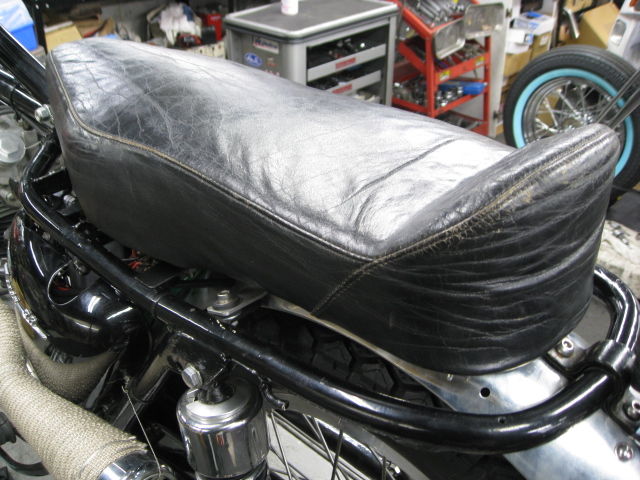 BATES TT SEAT取付完了! : 広島のカスタムバイク BATES TT SEAT取付完了! : 広島のカスタムバイク