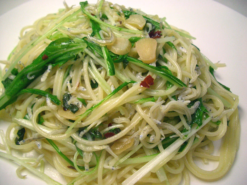 しらすと水菜のペペロンチーノ 日本酒と昆布だしで仕上げる和風パスタ マイホームクッキングダイアリー しらすと水菜のペペロンチーノ 日本酒と昆布だしで仕上げる和風パスタ マイホームクッキングダイアリー