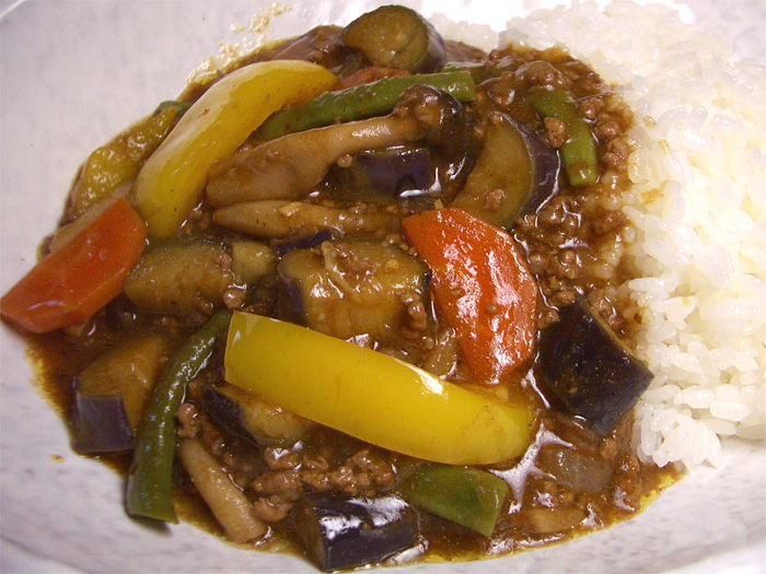 トロトロ茄子の夏野菜カレー 素揚げした茄子がトロトロです マイホームクッキングダイアリー トロトロ茄子の夏野菜カレー 素揚げした茄子がトロトロです マイホームクッキングダイアリー