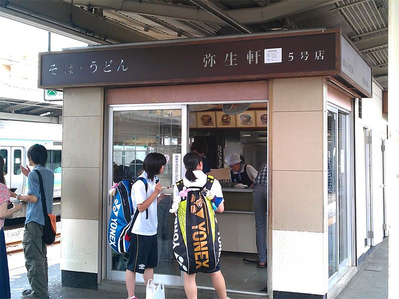 我孫子駅に行ったらこれ 弥生軒の唐揚げそば マイホームクッキングダイアリー