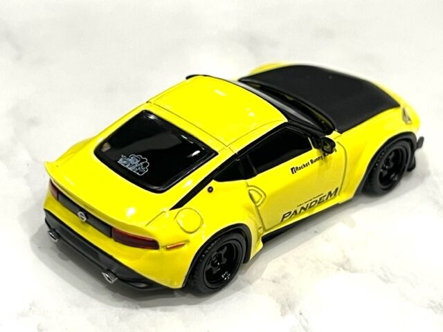 Mini GT 1/64 Nissan Fairlady Z Pandem Ikazuchi Jaune RHD - Neuf - MGT00752-R