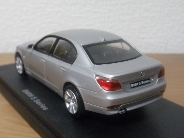 1/43京商 BMW 545i Sedan シルバー : FAIRLADY Z fan