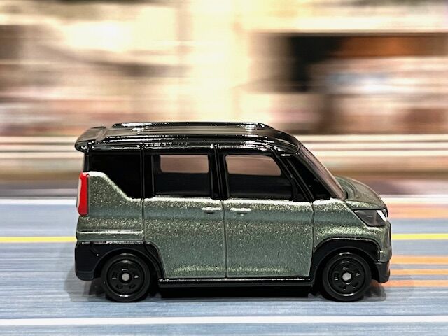 トミカ デリカミニ グリーン　非売品 Amazon.co.jp: タカラトミー トミカ No.24 三菱 デリカミニ (箱
