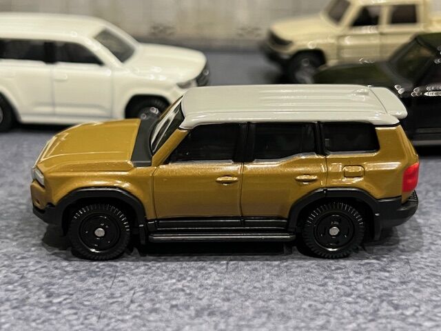今月の新車～トミカ 17番 トヨタ ランドクルーザー250 : FAIRLADY Z fan