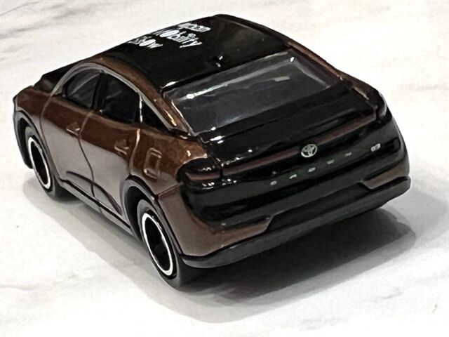 まだレギュラーで発売されてませんが・・・トミカ クラウン