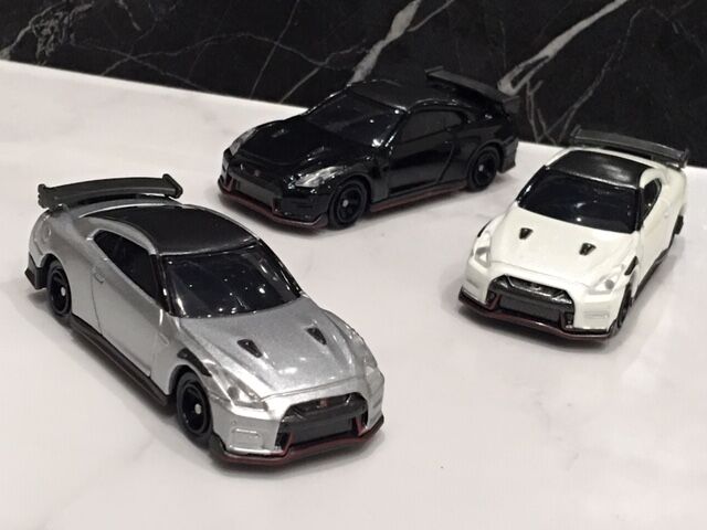 トミカ　NISSAN GT-R, FAIRLADY Z 5台まとめ売り トミカ NISSAN GT-R, FAIRLADY Z 5台まとめ売り トミカ NISSAN