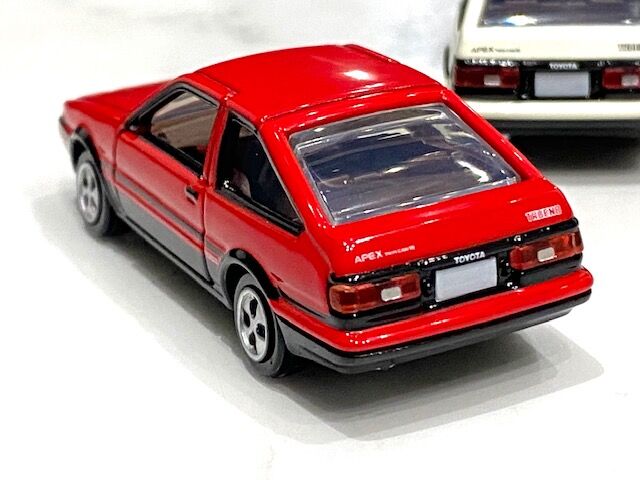 トミカ トヨタ スプリンター トレノ 2色セット トミカプレミアム 40 トヨタ スプリンター トレノ ( AE86 ) 2台