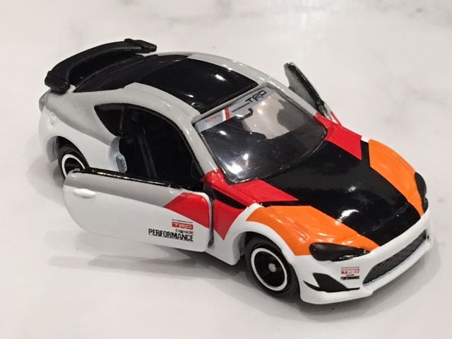 北の大地から着弾～トミカ 86 TRD Griffon カラーリングVER