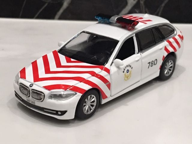 TINY BMW 5 Series F11 Taiwan National Highway Police Bureau TINY BMW 5 Series F11 Taiwan National Highway Police Bureau