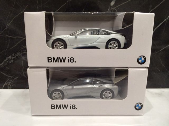 1/64 BMW特注 BMW i8 トイカー : FAIRLADY Z fan