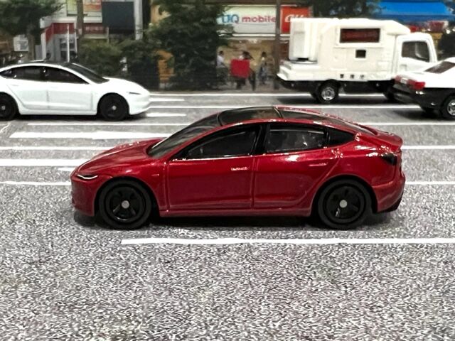 今月の新車～トミカ 98番 テスラ モデル3 : FAIRLADY Z fan