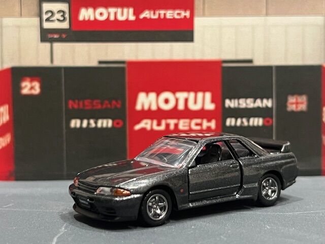 プレミアム GT-R 4 MODELS Collection トミカプレミアム4台セット「GT-R 4 MODELS Collection」とトミカ