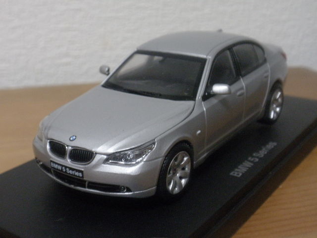 BMW545i セダン シルバー 【京商 1/43 ミニカー】 BMW5シリーズ