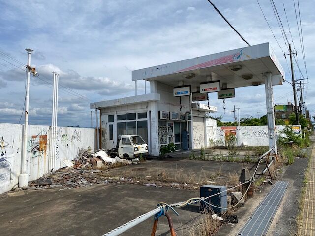 営業終了と同時にここに捨てられたのかな Fairlady Z Fan