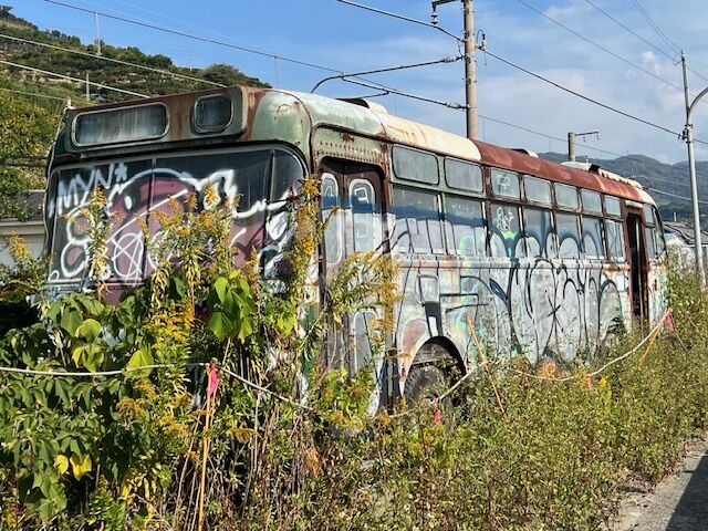 和歌山に残る旧南海カラーの廃バス : FAIRLADY Z fan