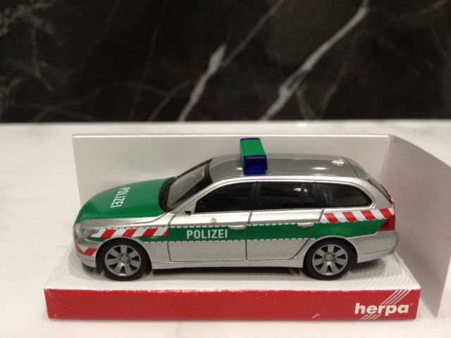 1/87 herpa BMW 5 ツーリング 緊急車 : FAIRLADY Z fan