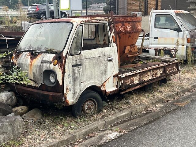 水垢？錆？酷い状態の軽トラの廃車体たち : FAIRLADY Z fan