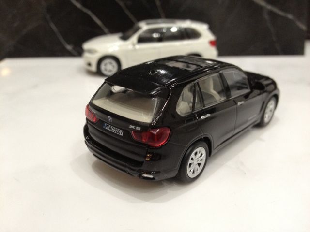 1/64 BMW特注 BMW X5(F15) トイカー : FAIRLADY Z fan