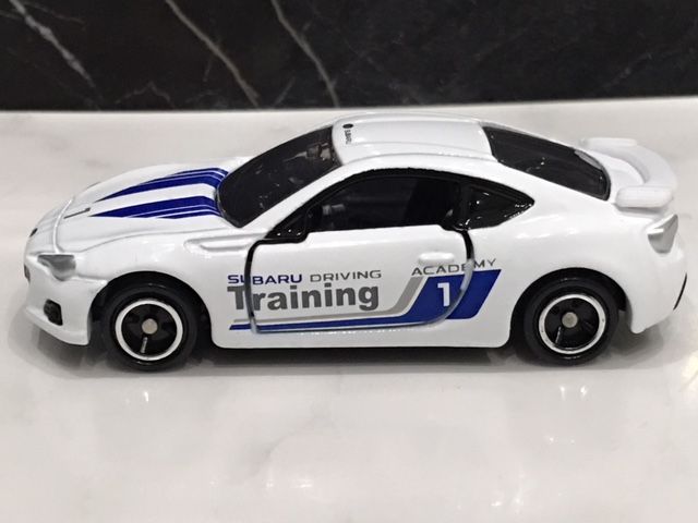 イオンオリジナルトミカ No 37 スバルbrz ドライビング トレーニング車 Fairlady Z Fan