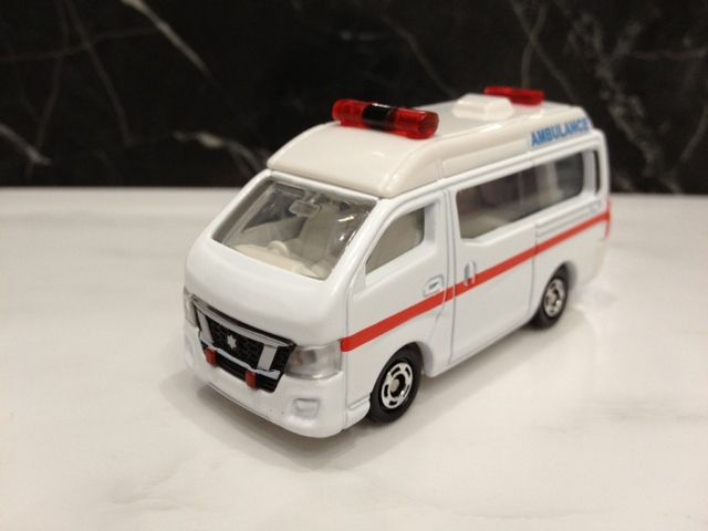 トミカ　36 ニッサン　キャラバン　救急車　市立甲府病院 トミカ 36 ニッサン キャラバン 救急車 市立甲府病院 未開封 トミカ 18