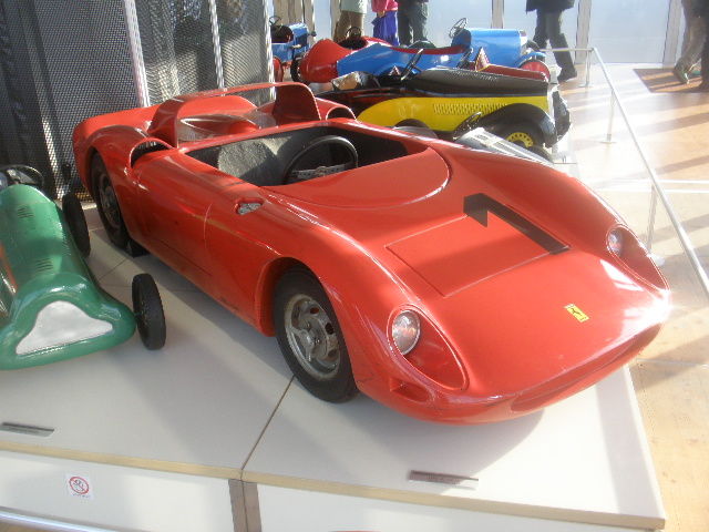 ペダルカー フェラーリ 埋め込め