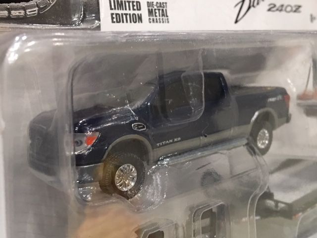 GREENLIGHT NISSAN DEALER EXCLUSIVE TITAN XD・DATSUN 240Z