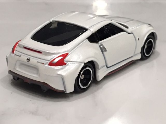 日産特注トミカ 日産 フェアレディZ NISMO Briliant White Pearl