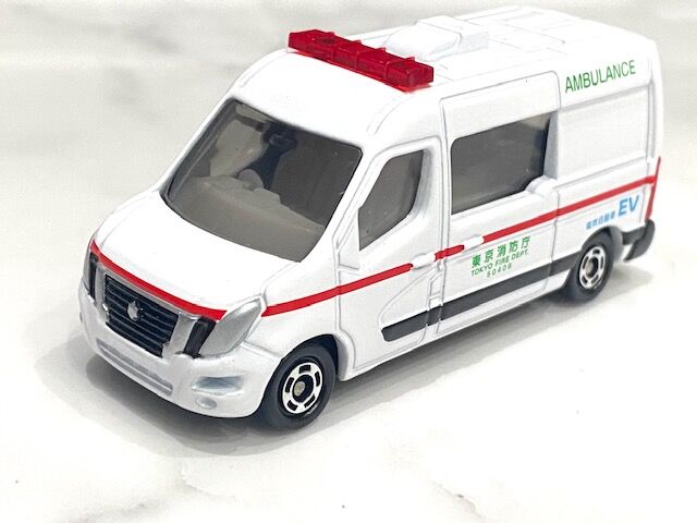 今月の新車 トミカ44番 日産 NV400 EV救急車 : FAIRLADY Z fan