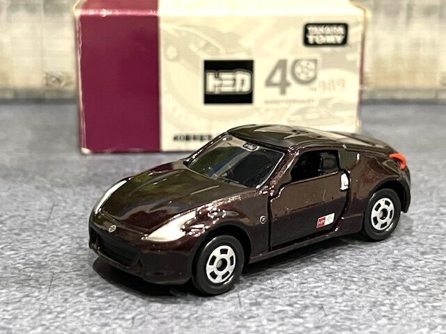 トミカ 40周年記念 フェアレディZ (Z34) 非売品モデルが トミカ 40周年記念 フェアレディZ (Z34) 非売品モデルが