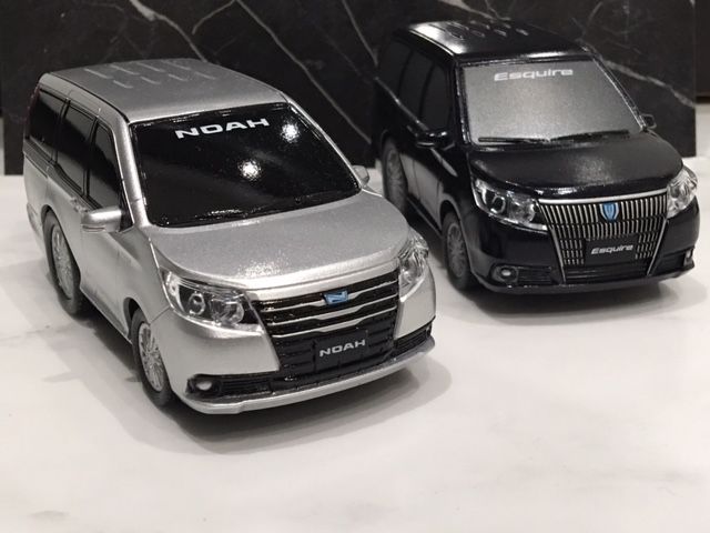 ノアと言ったらこの色かなぁ・・ノア プルバックカー : FAIRLADY Z fan