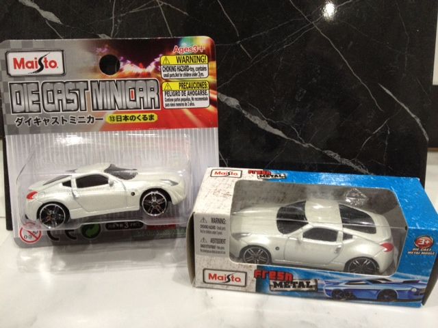 ミニカー　1/24　フェアレディZ 新型　2023　　maisto　青色　　特別限定【予約商品】 | HOTTOYS　ホットトイズ