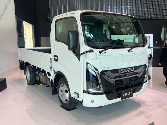 いすゞプラザに行ってきました。その2 : FAIRLADY Z fan