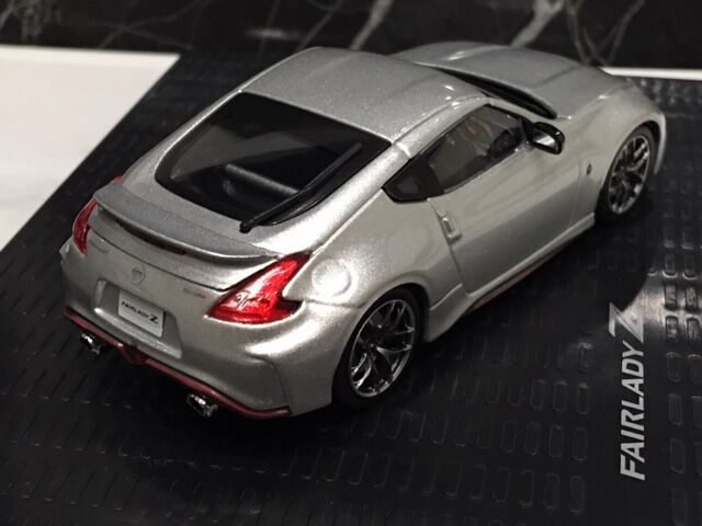 中国から直送～1/43 日産オリジナル FAIRLADY Z NISMO ブリリアント