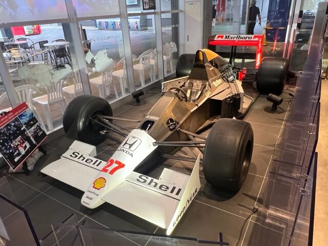 鈴鹿PA展示～マクラーレン ホンダ MP4/5B : FAIRLADY Z fan