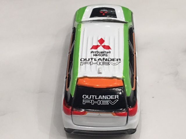 トイザらスオリジナル 三菱アウトランダーPHEV アジアクロス